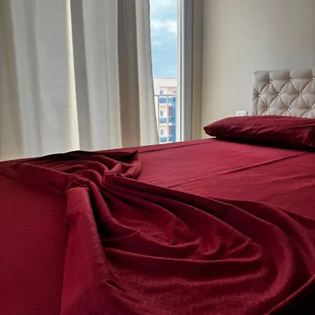 Inis Apartamans -50 M From מלון 4*