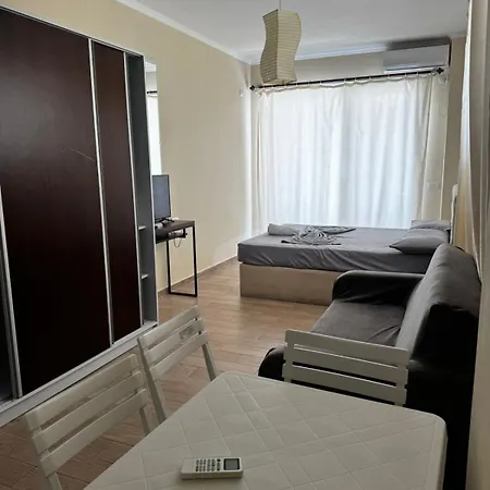 Inis Apartamans -50 M From