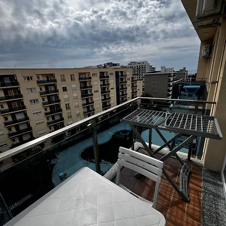 Inis Apartamans -50 M From Hotel 4*