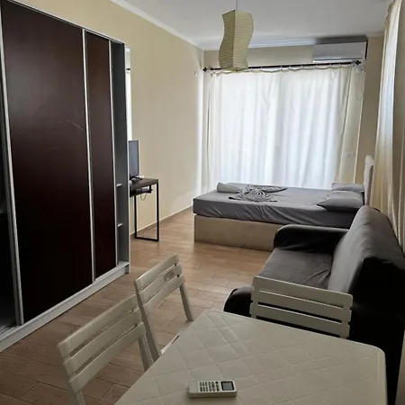 Hotel Inis Apartamans -50 M From Shëngjin