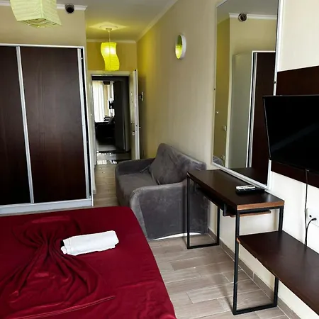 Inis Apartamans -50 M From Hotel