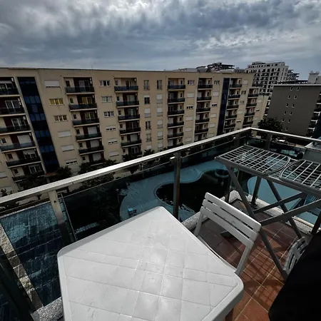 Inis Apartamans -50 M From 4*