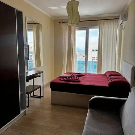 Inis Apartamans -50 M From Hotel Shëngjin